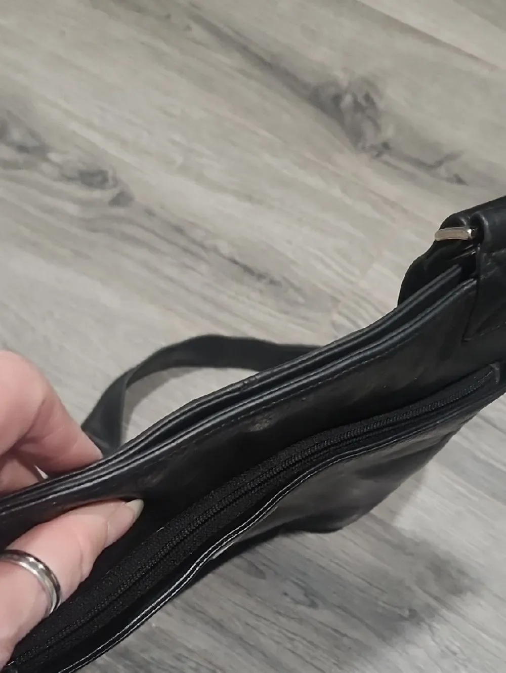 Leather Black Supple North/South Vtg Perlina Crossbody Bag